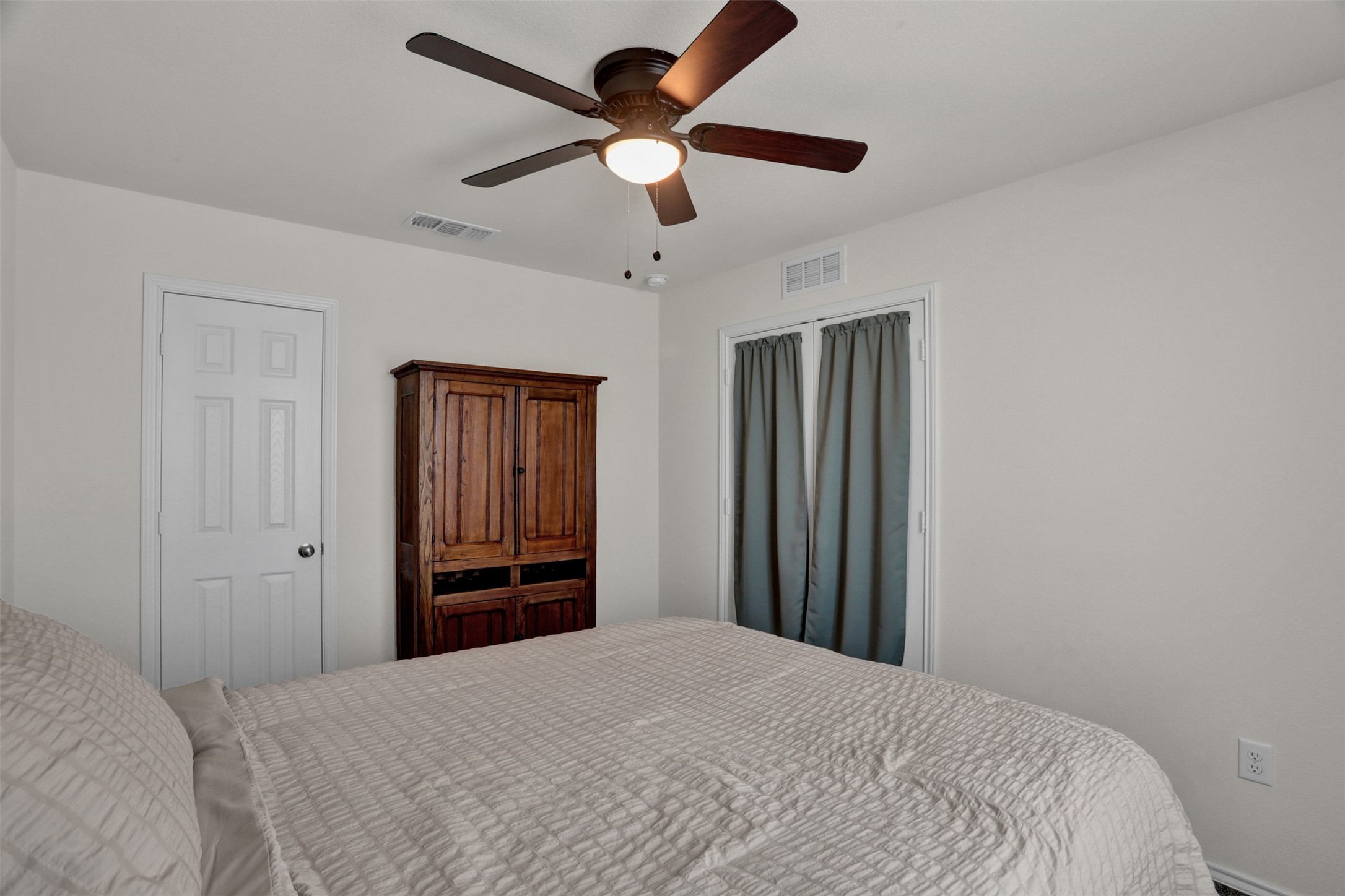 1340 Waggoner Drive Aubrey TX 76227