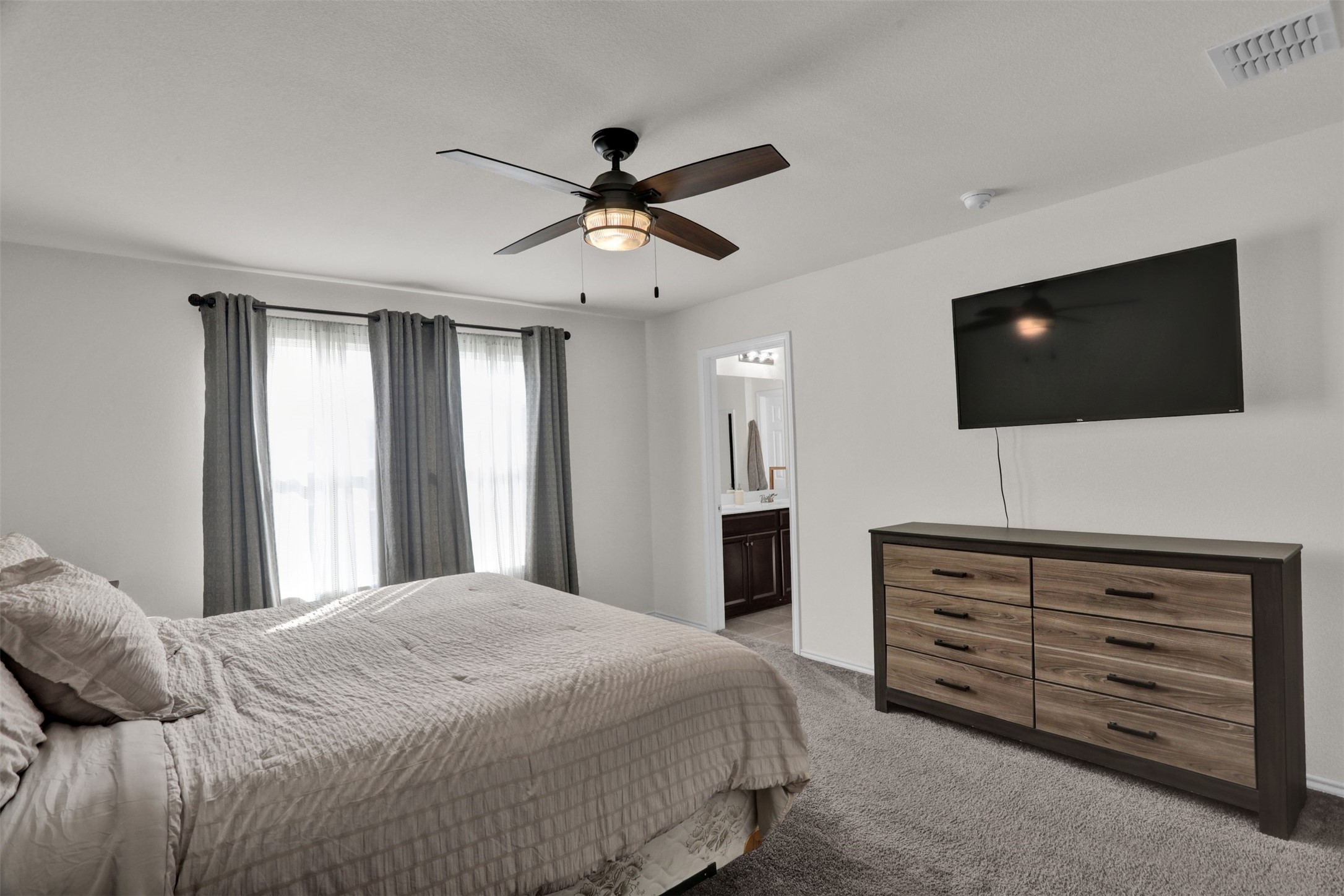 1340 Waggoner Drive Aubrey TX 76227
