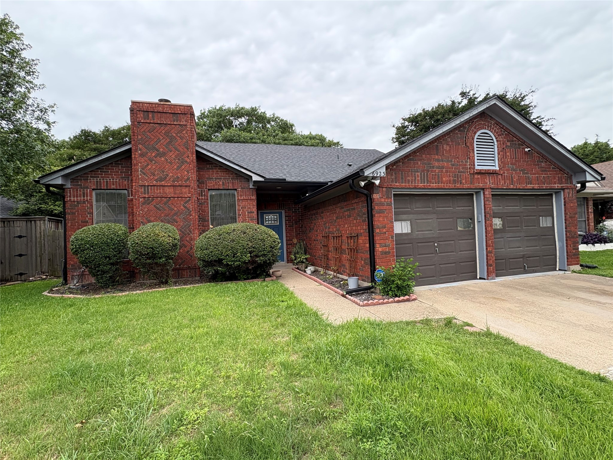 6923 Rolling Creek Lane Dallas TX 75236
