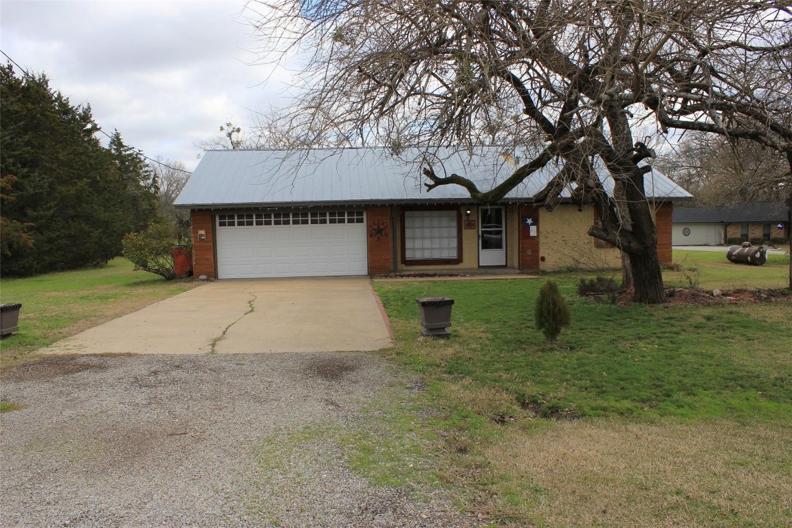 493 County Road 3101 Greenville TX 75402