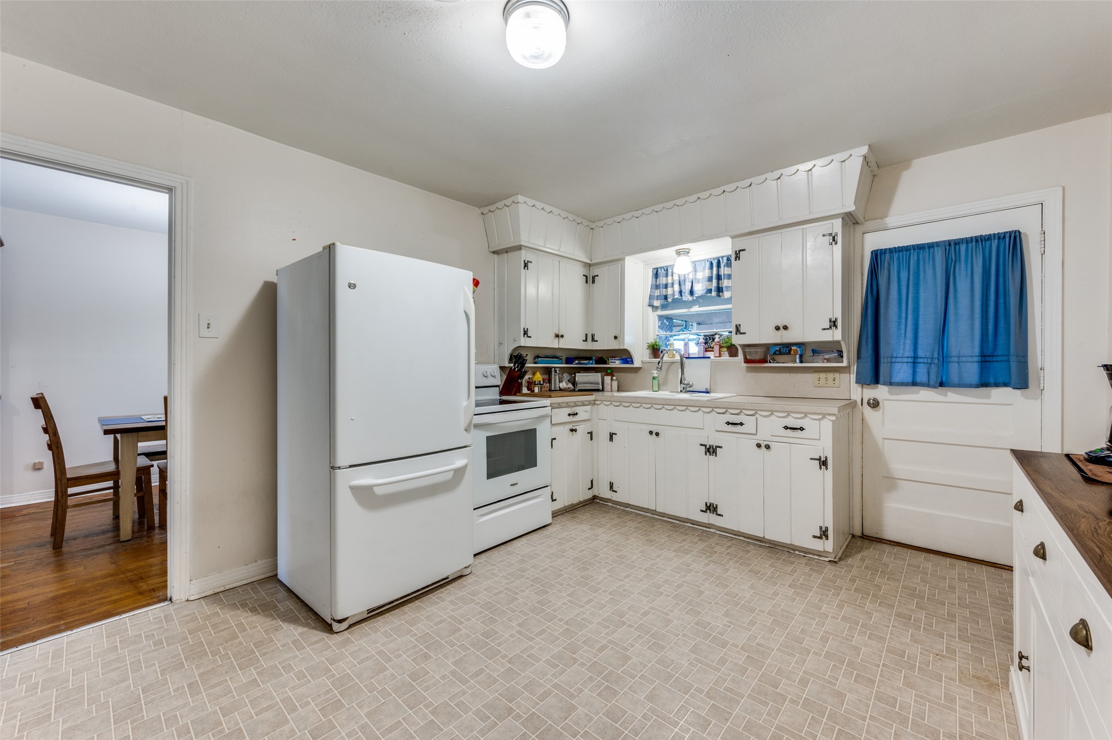 1313 Daisy Lane Irving TX 75061