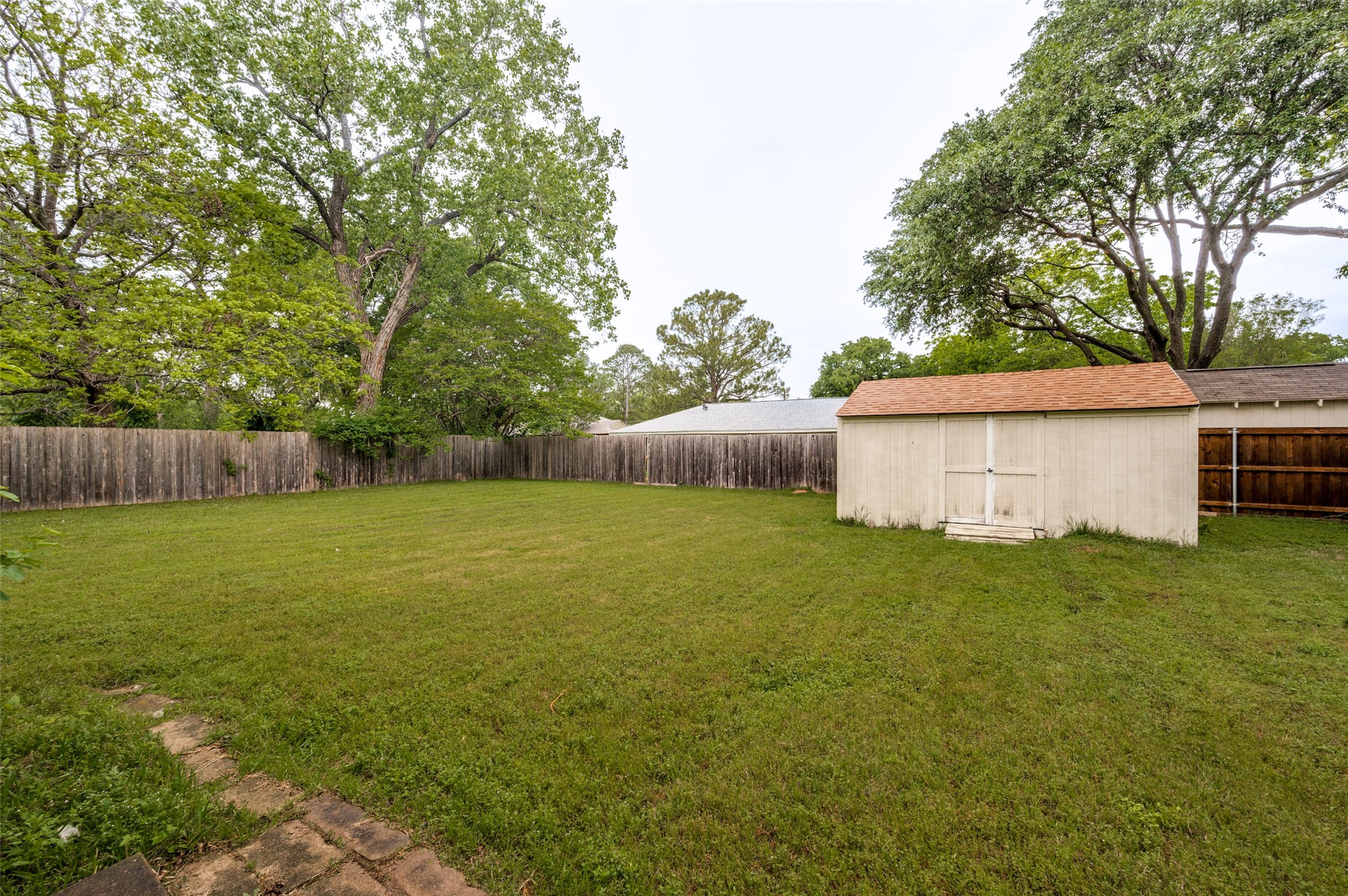 1313 Daisy Lane Irving TX 75061
