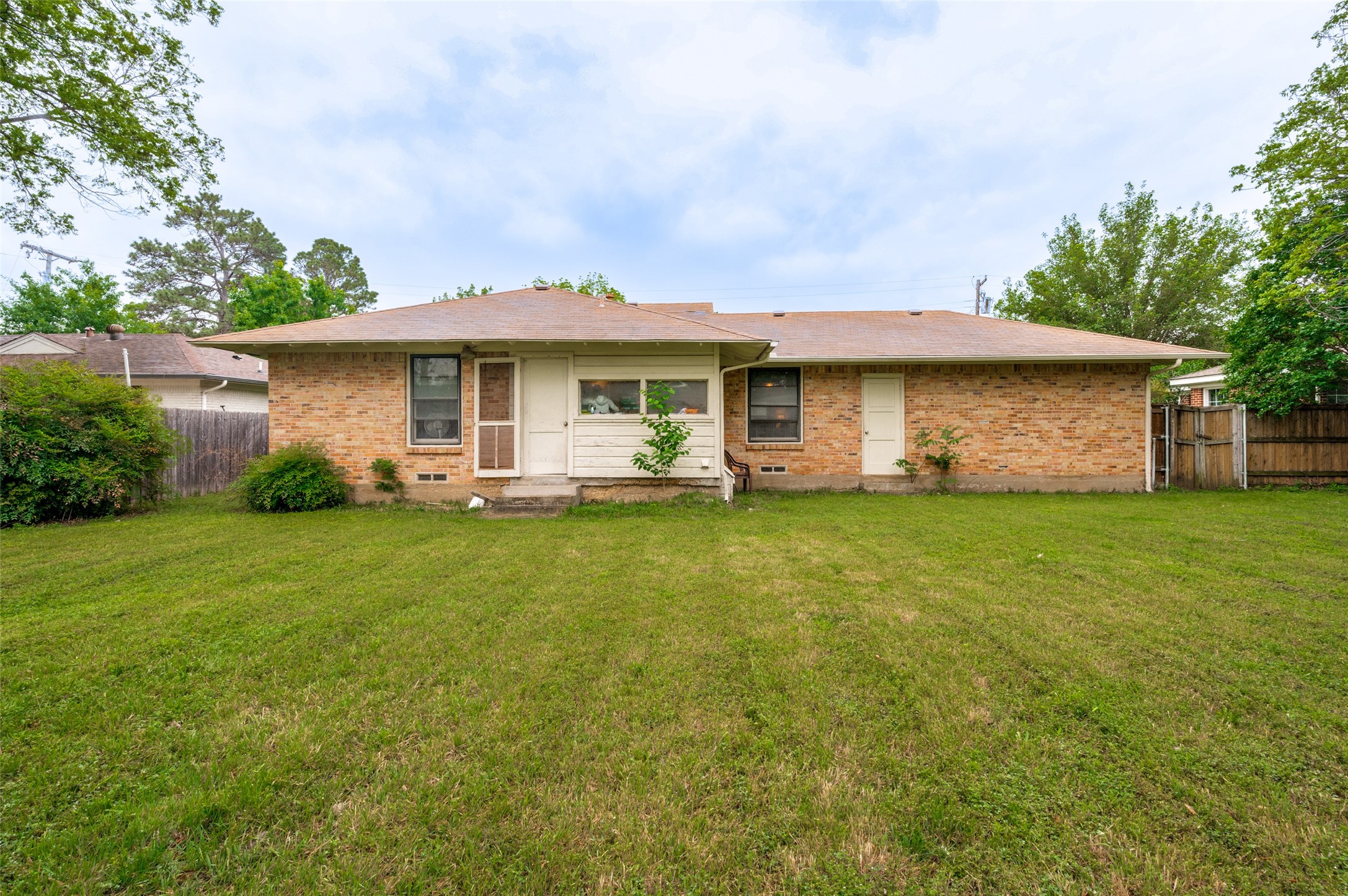 1313 Daisy Lane Irving TX 75061