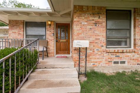 1313 Daisy Lane Irving TX 75061