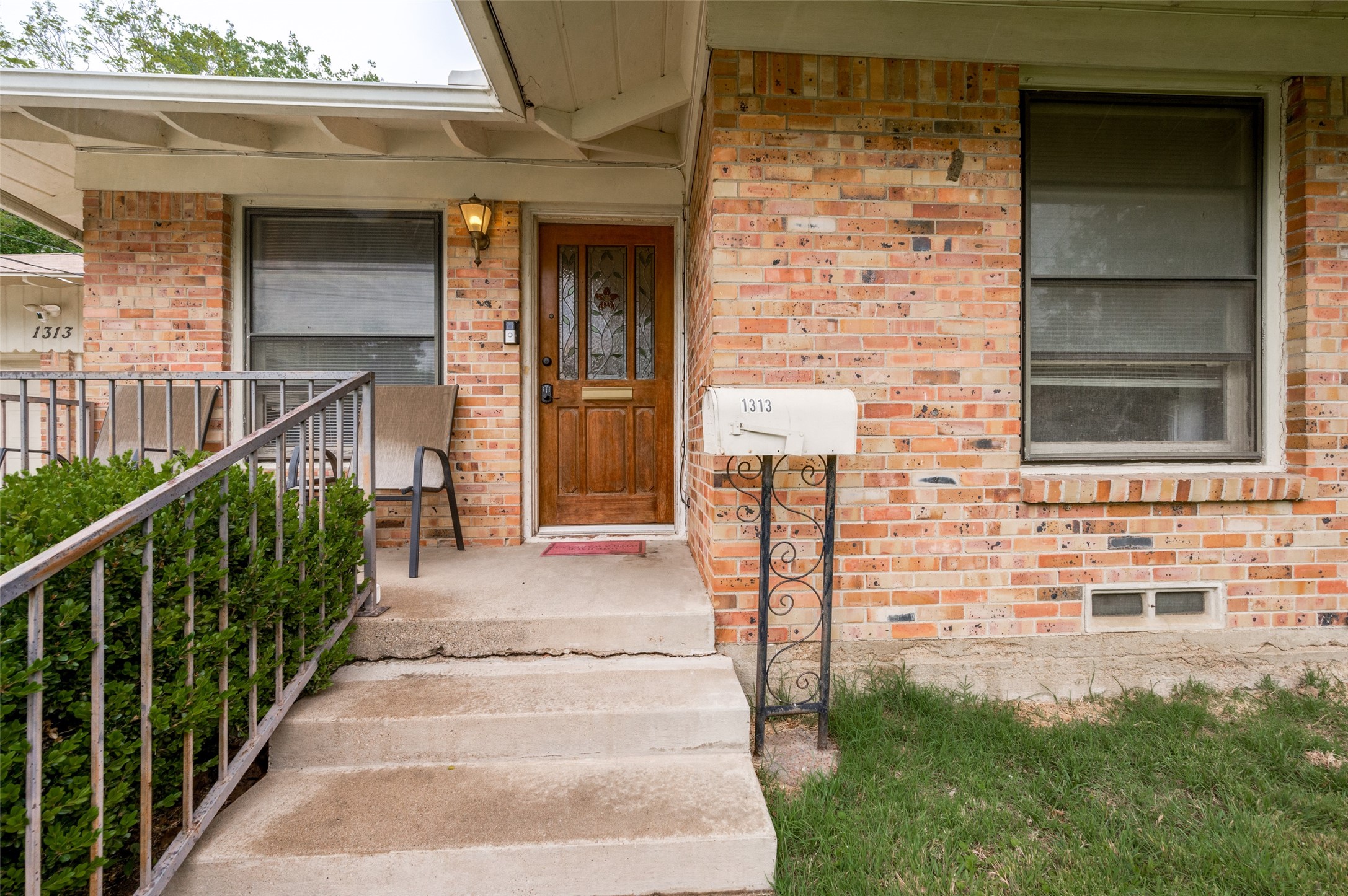 1313 Daisy Lane Irving TX 75061