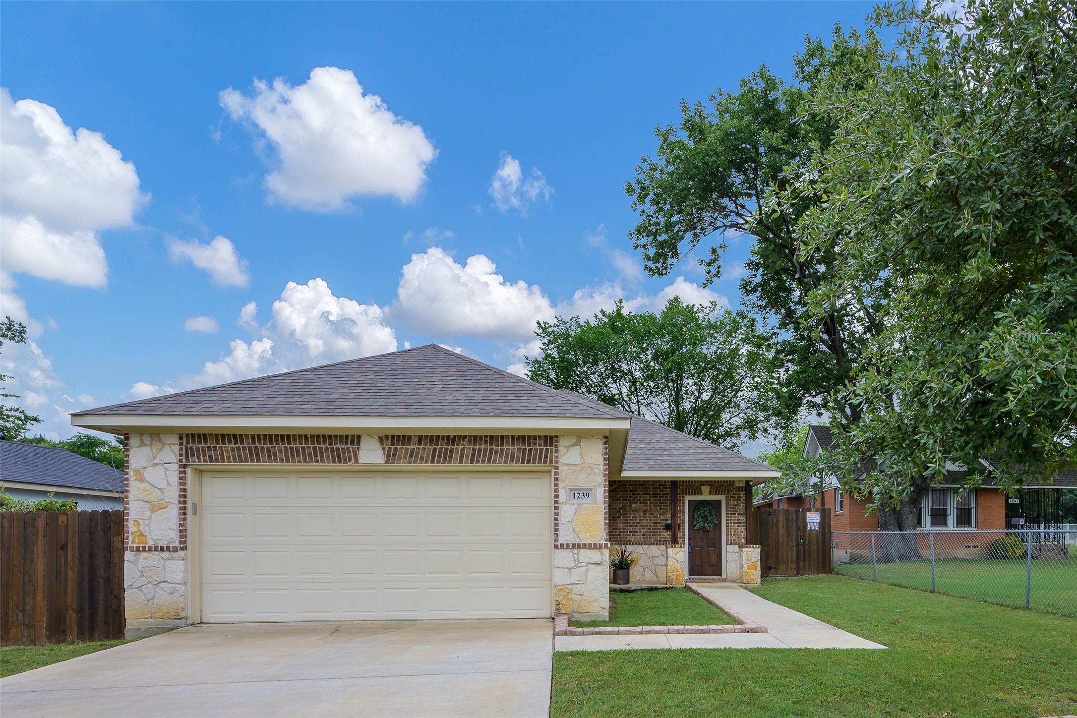 1239 E Woodin Boulevard Dallas TX 75216