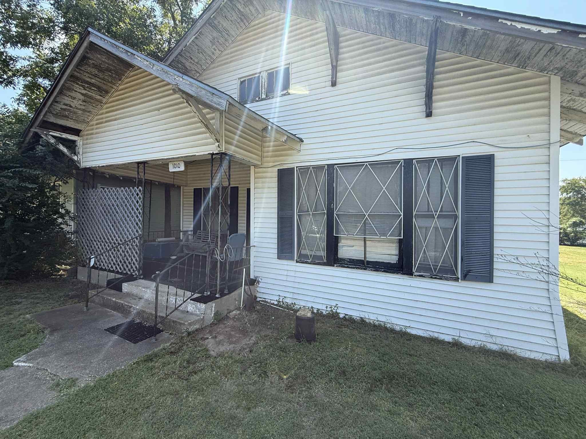 1010 W Woodard Street Denison TX 75020
