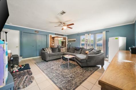 802 Crest Oak Court Arlington TX 76012