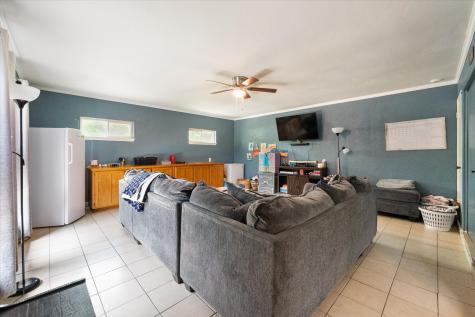 802 Crest Oak Court Arlington TX 76012