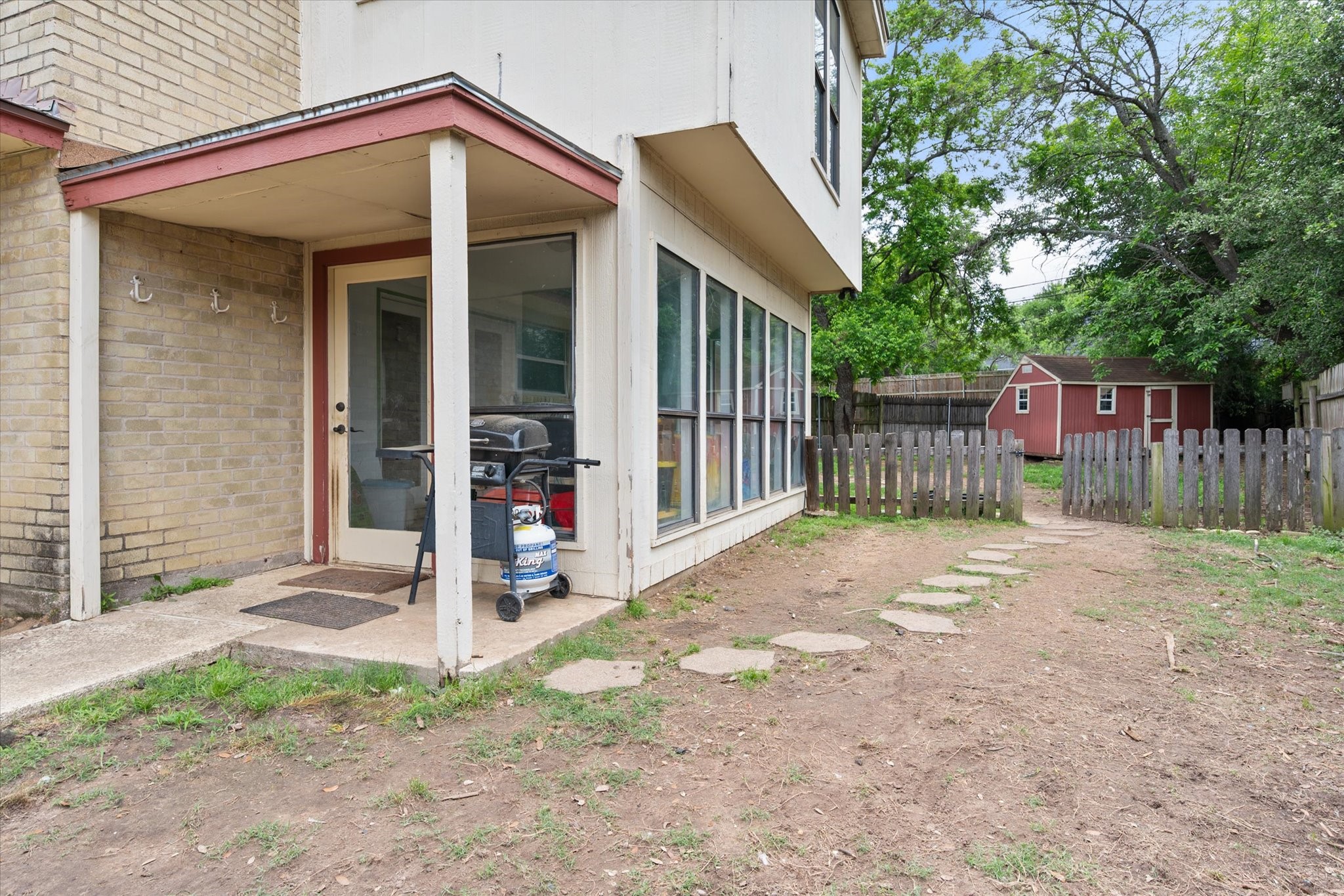 802 Crest Oak Court Arlington TX 76012