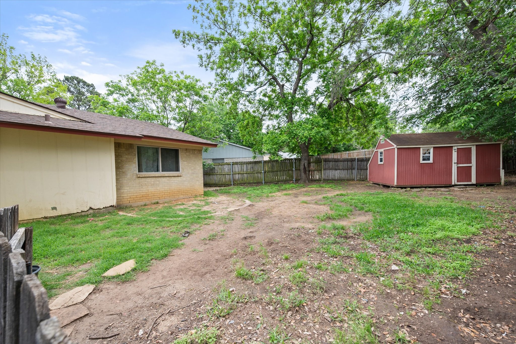 802 Crest Oak Court Arlington TX 76012