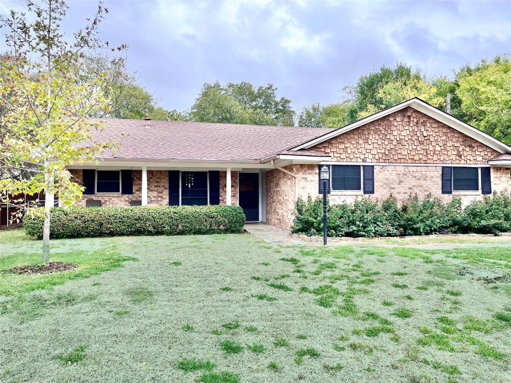 2421 N Woods Street Sherman TX 75092