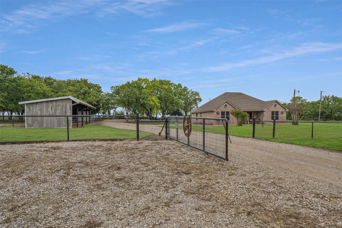 339 Private Road 2698 Alvord TX 76225