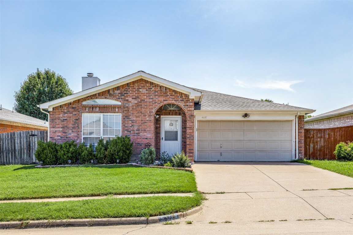 6107 James River Drive Arlington TX 76018