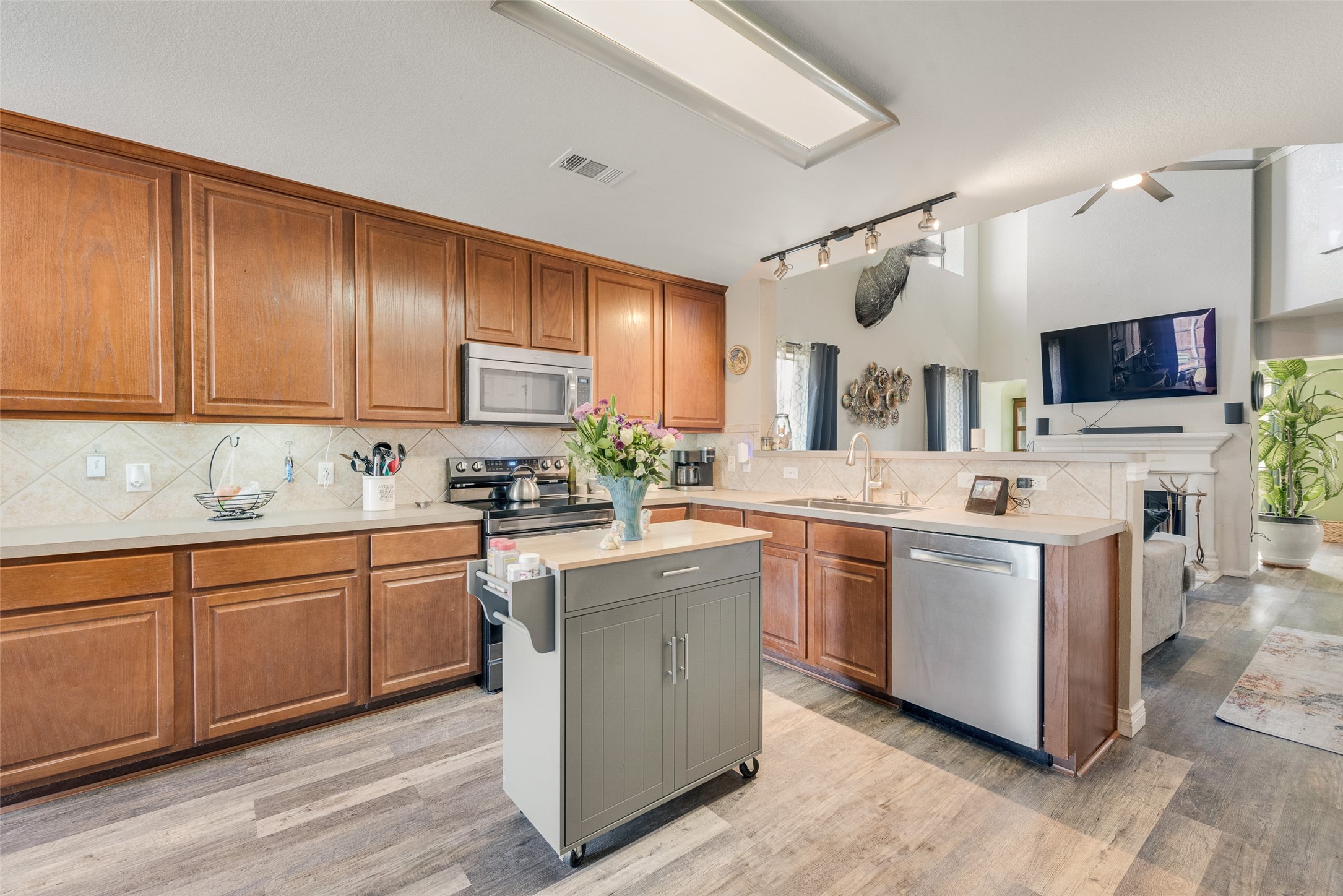 8933 Tucker Street Cross Roads TX 76227