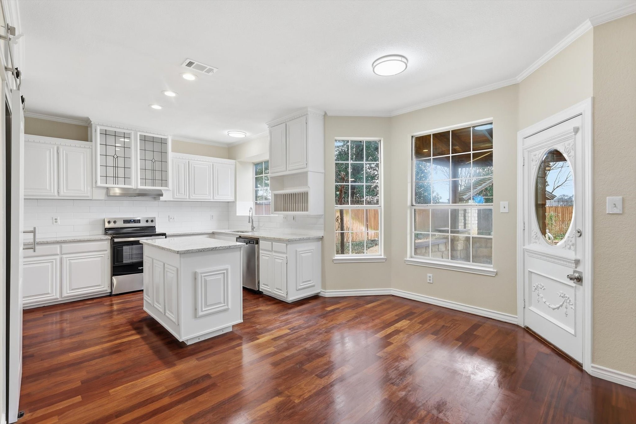 6204 Kingswood Drive Arlington TX 76001