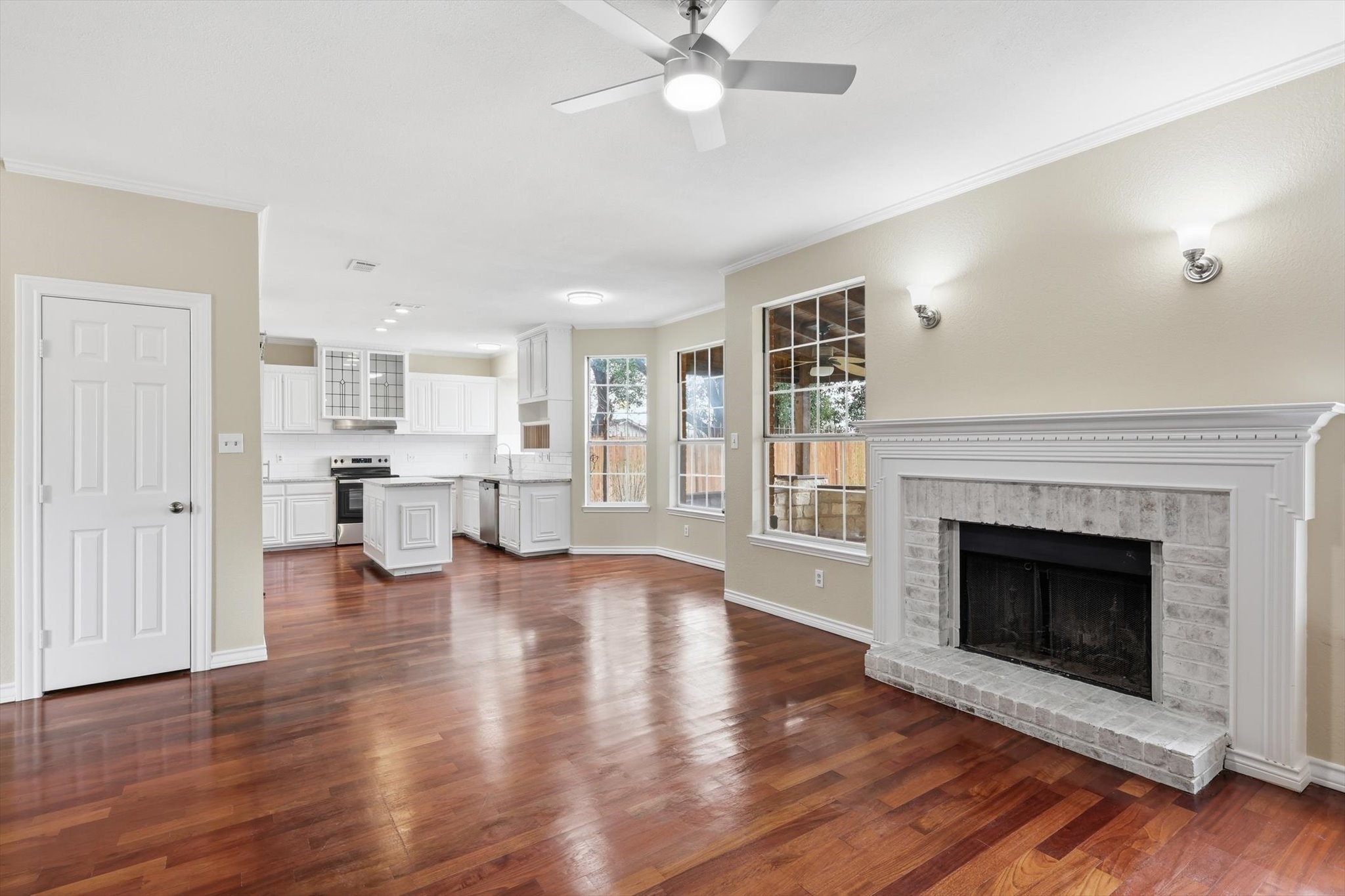 6204 Kingswood Drive Arlington TX 76001