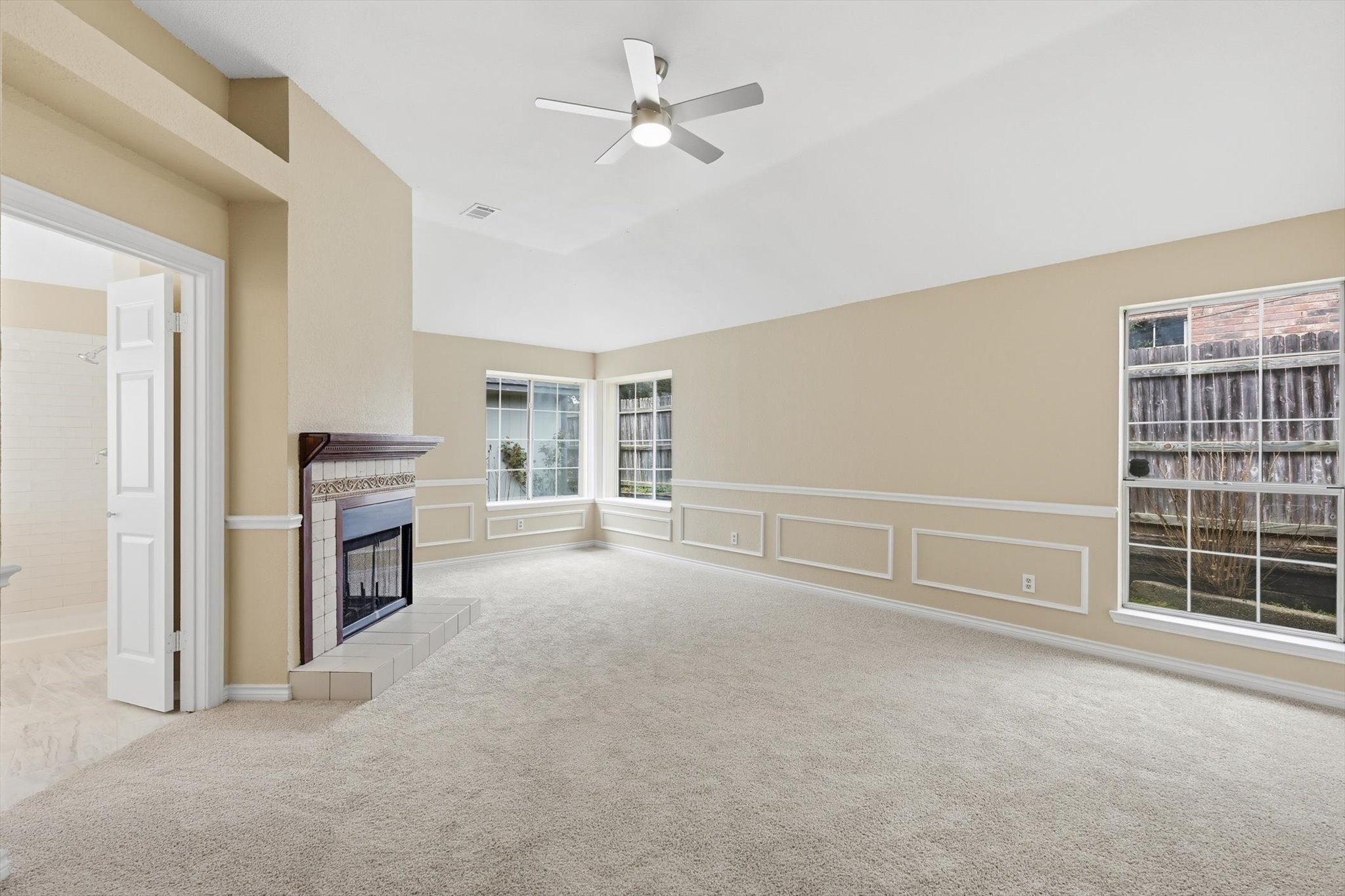 6204 Kingswood Drive Arlington TX 76001