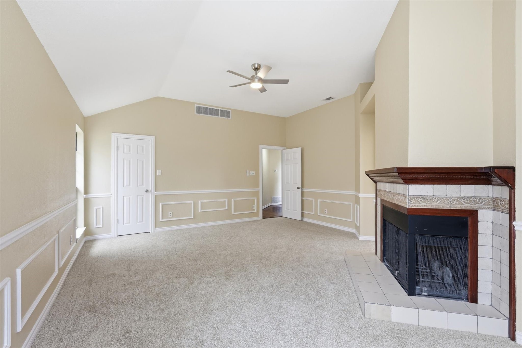 6204 Kingswood Drive Arlington TX 76001