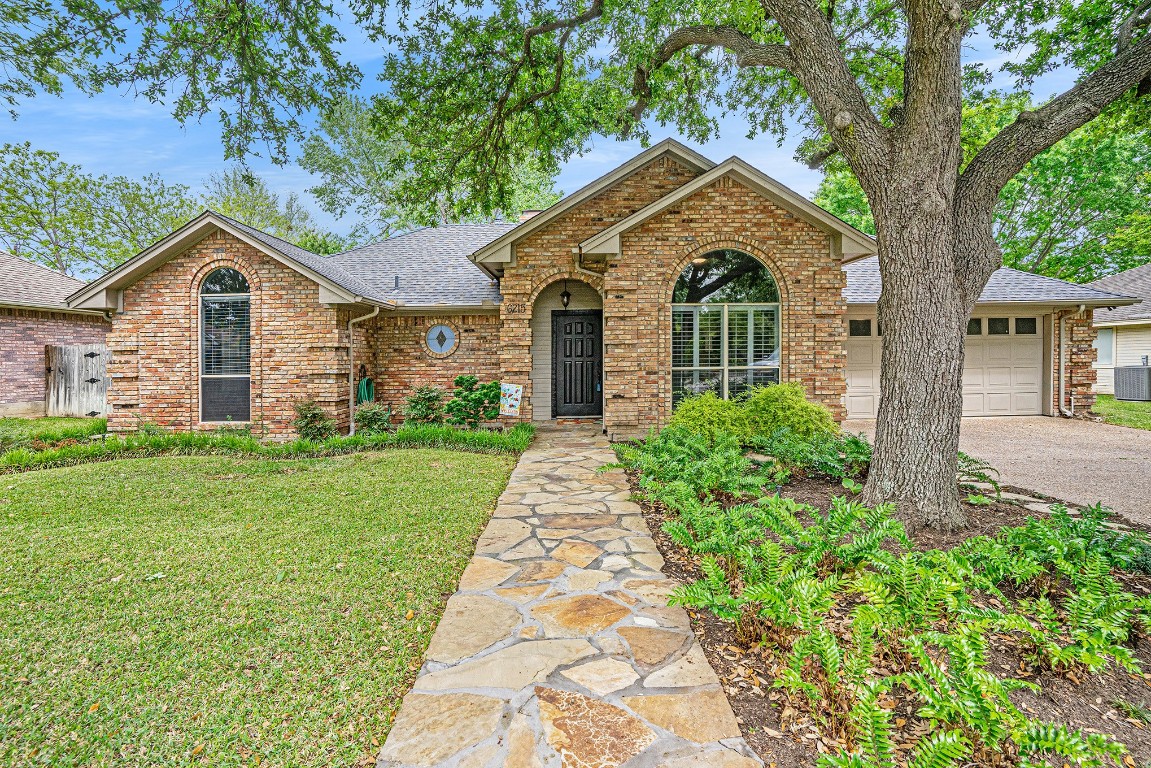 6215 Suffolk Drive Arlington TX 76001
