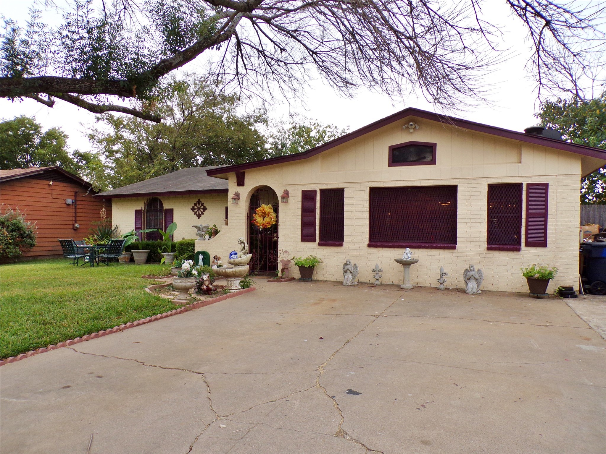 3800 David Lane Forest Hill TX 76119
