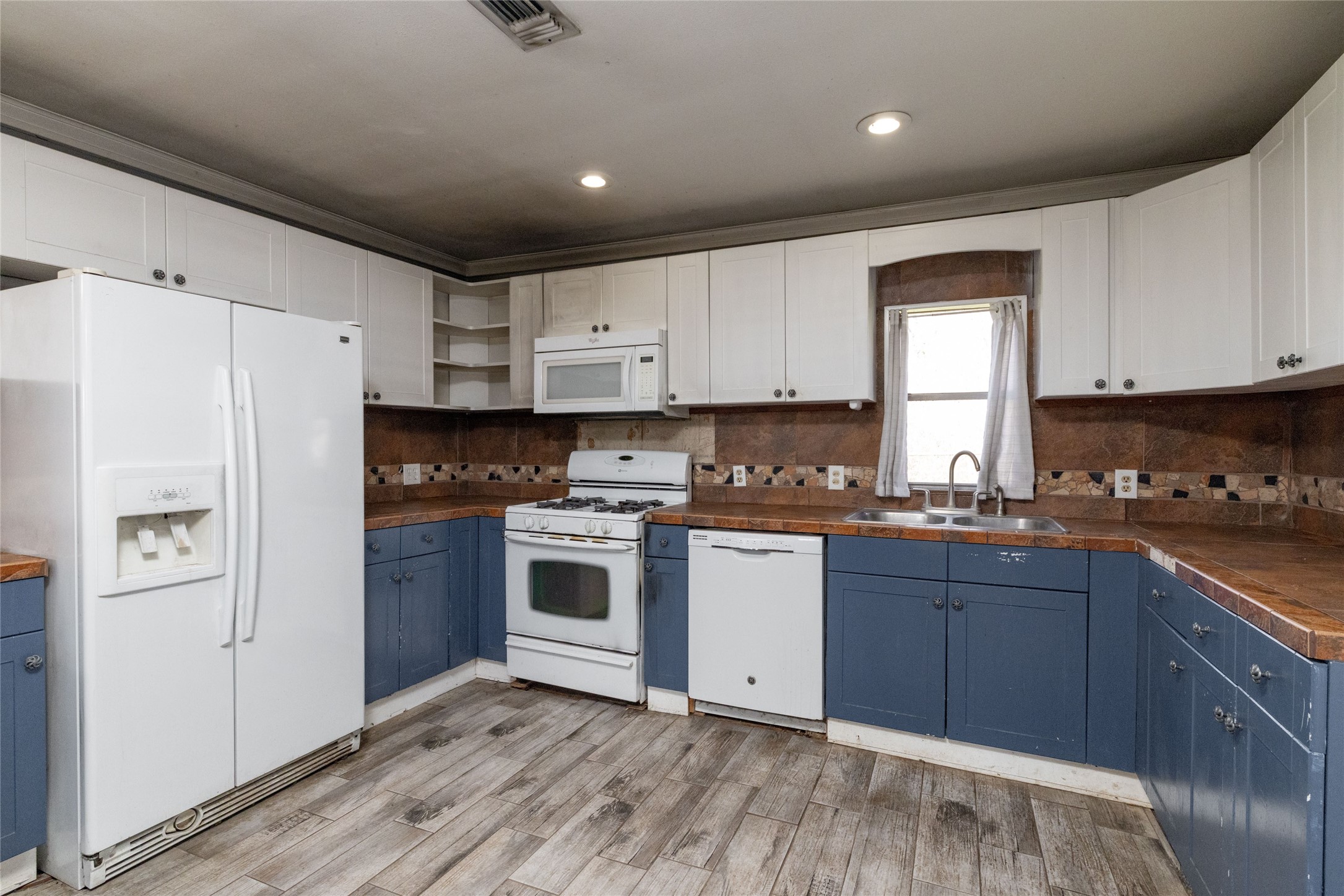1502 Center Point Road Weatherford TX 76087