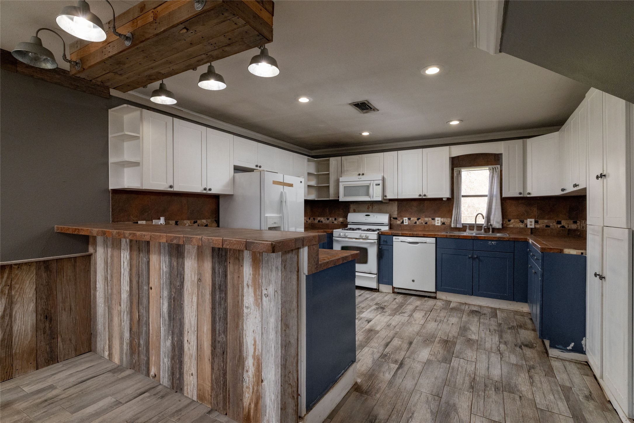 1502 Center Point Road Weatherford TX 76087