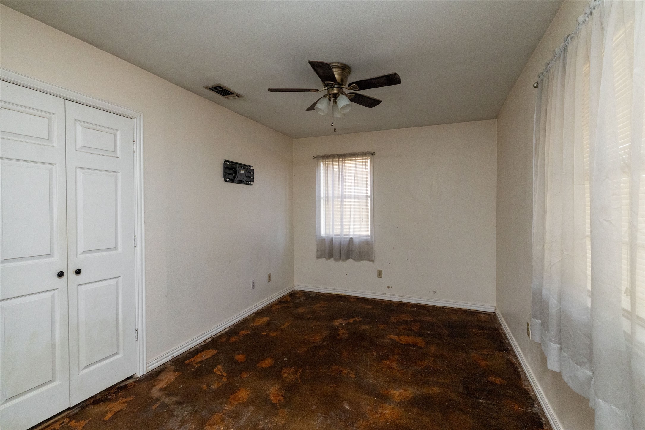 1502 Center Point Road Weatherford TX 76087
