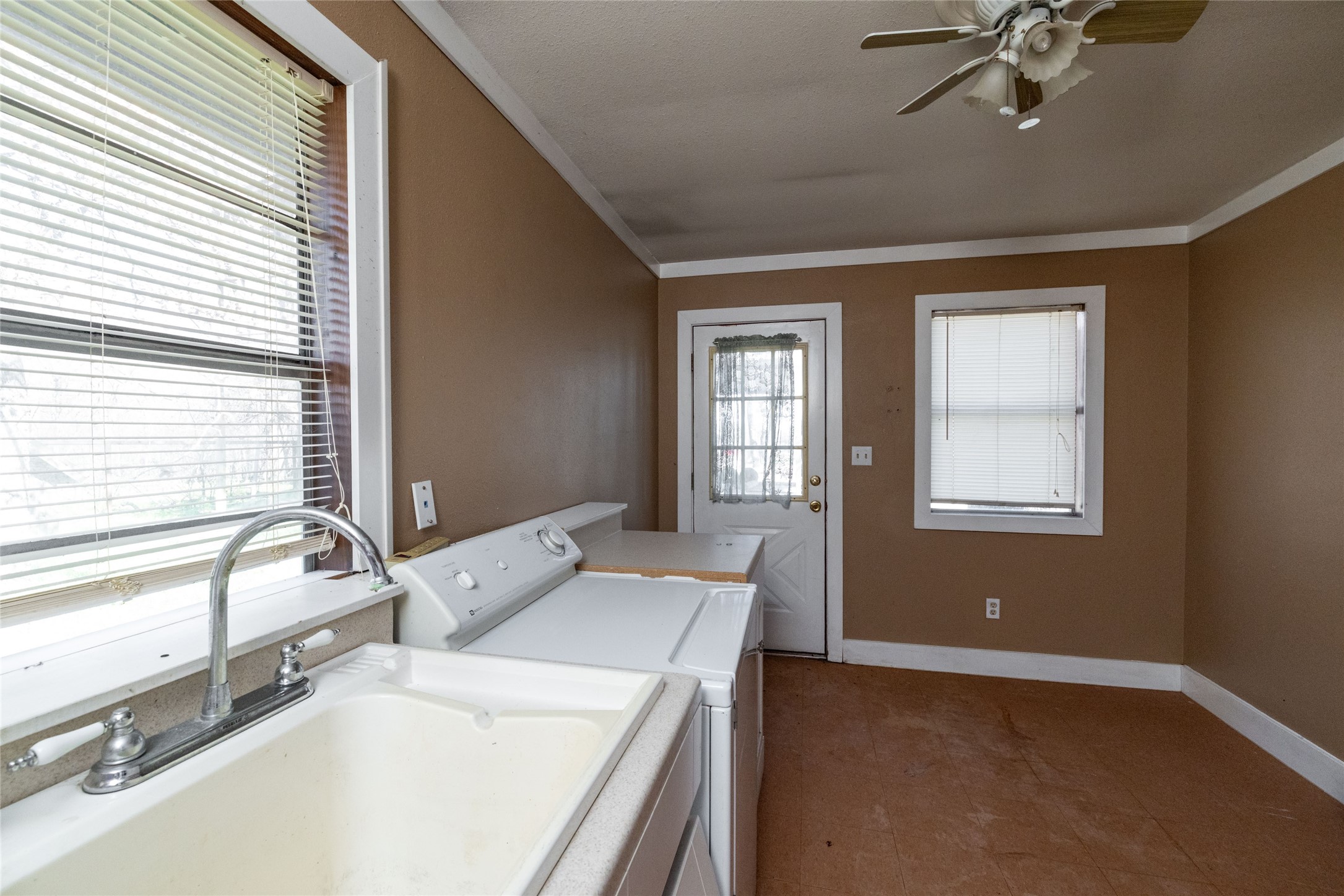 1502 Center Point Road Weatherford TX 76087