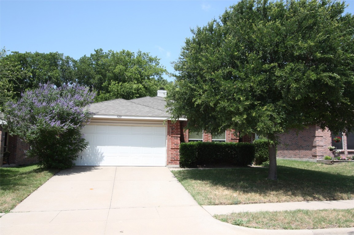 5221 Bedfordshire Drive Fort Worth TX 76135