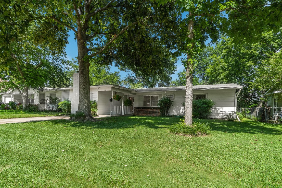 532 Thompson Street Irving TX 75061