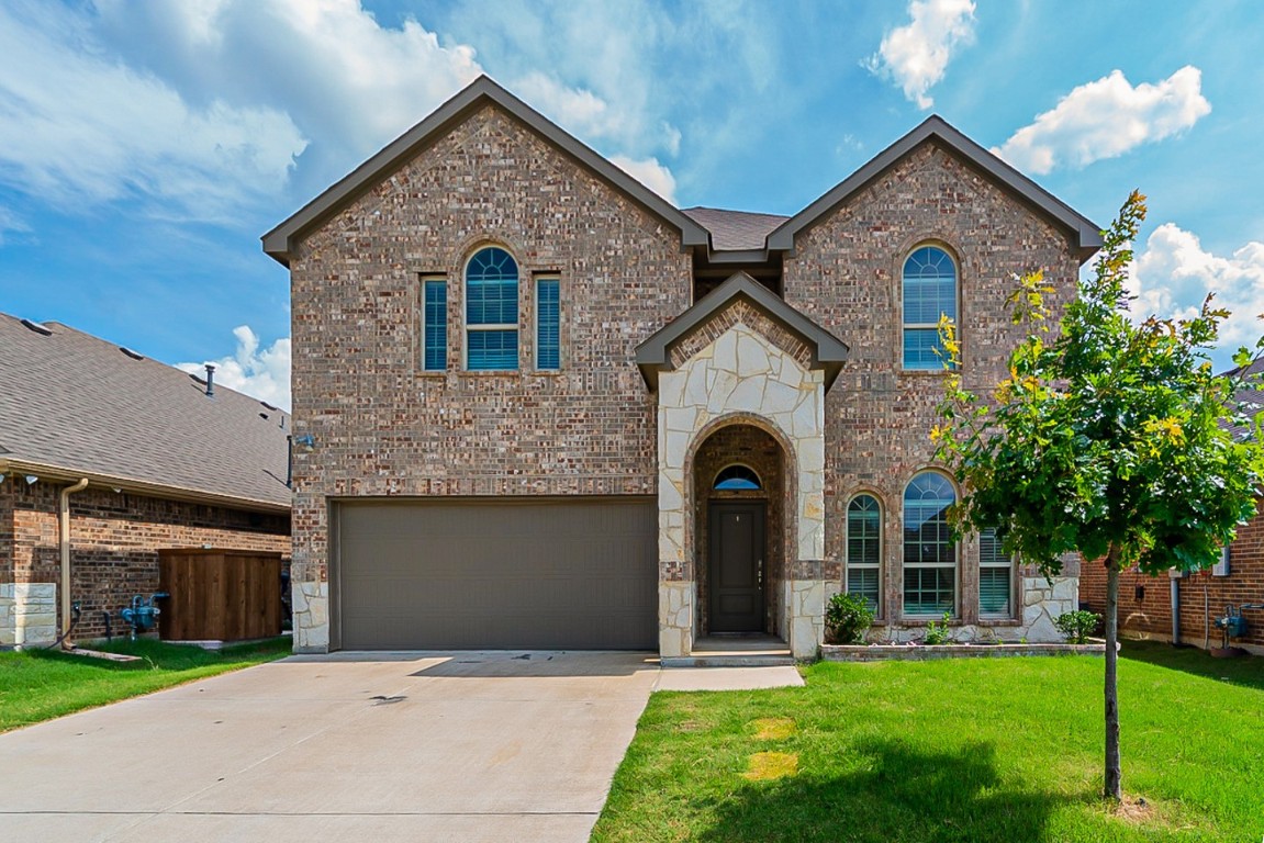 712 Jamestown Lane Fate TX 75189