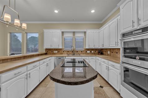 6205 Skylark Circle North Richland Hills TX 76180