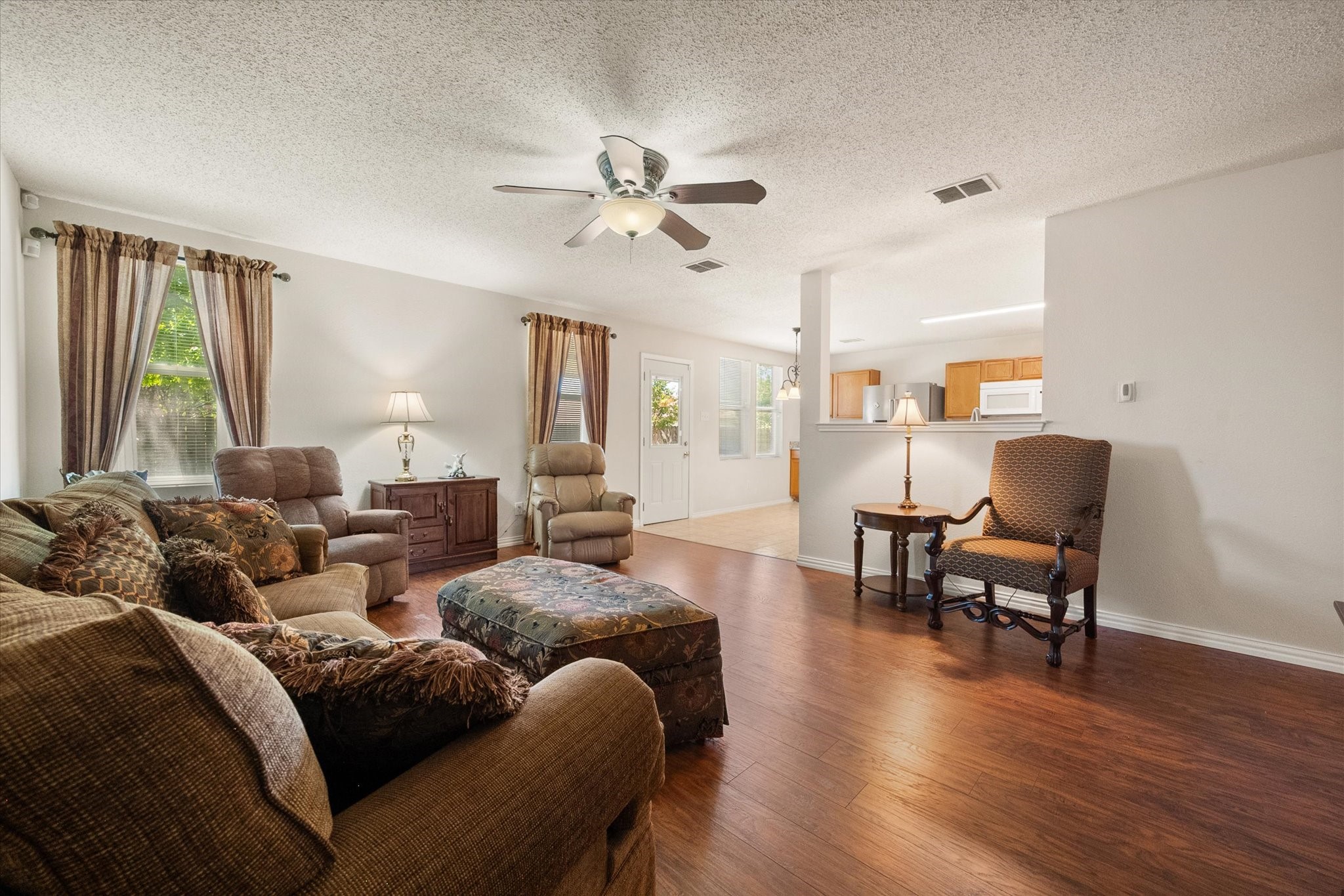 2139 Hacienda Court Grand Prairie TX 75052