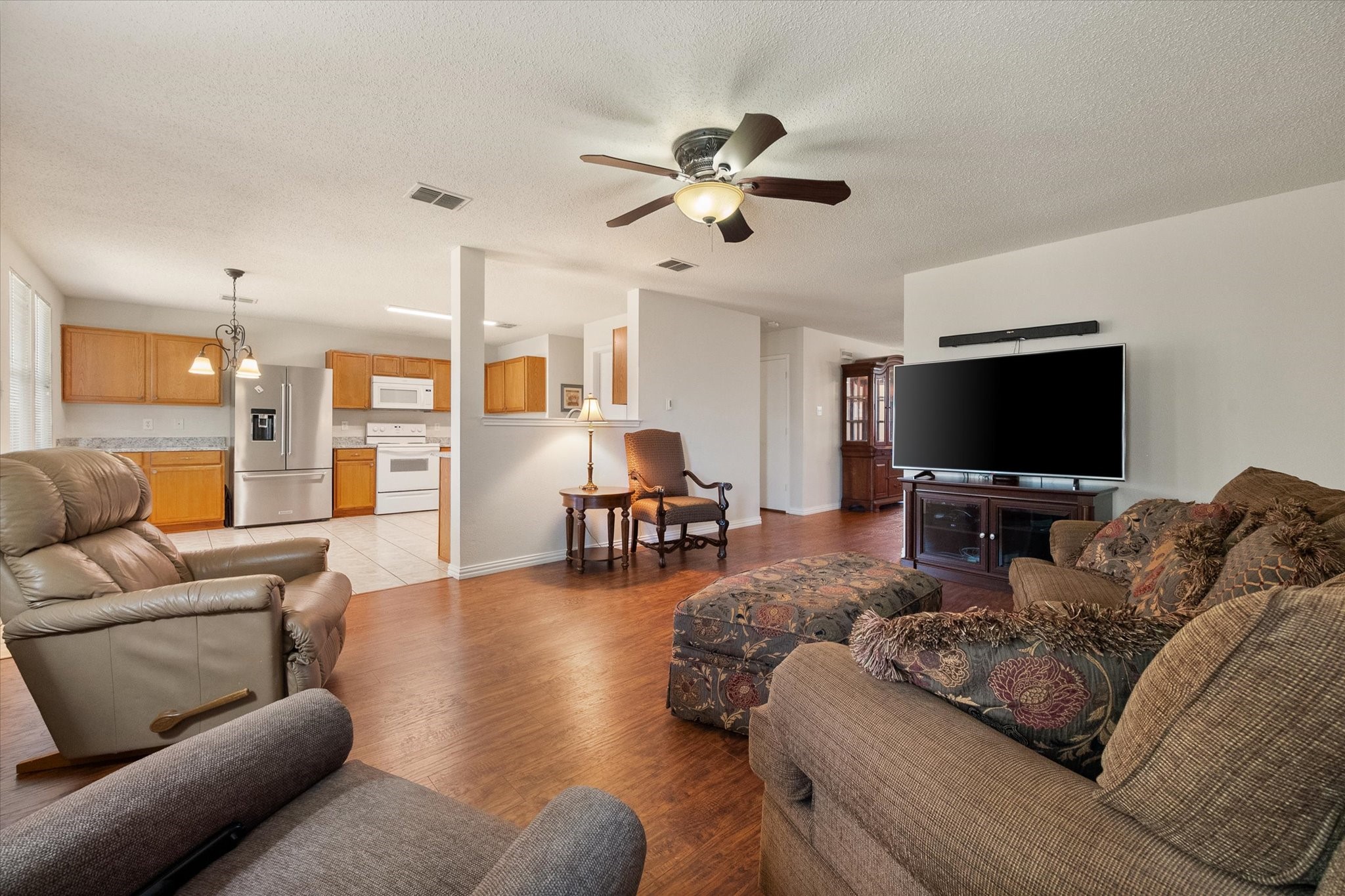 2139 Hacienda Court Grand Prairie TX 75052