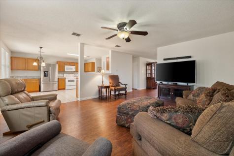 2139 Hacienda Court Grand Prairie TX 75052