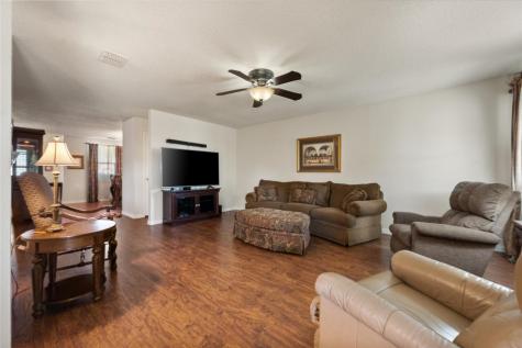 2139 Hacienda Court Grand Prairie TX 75052