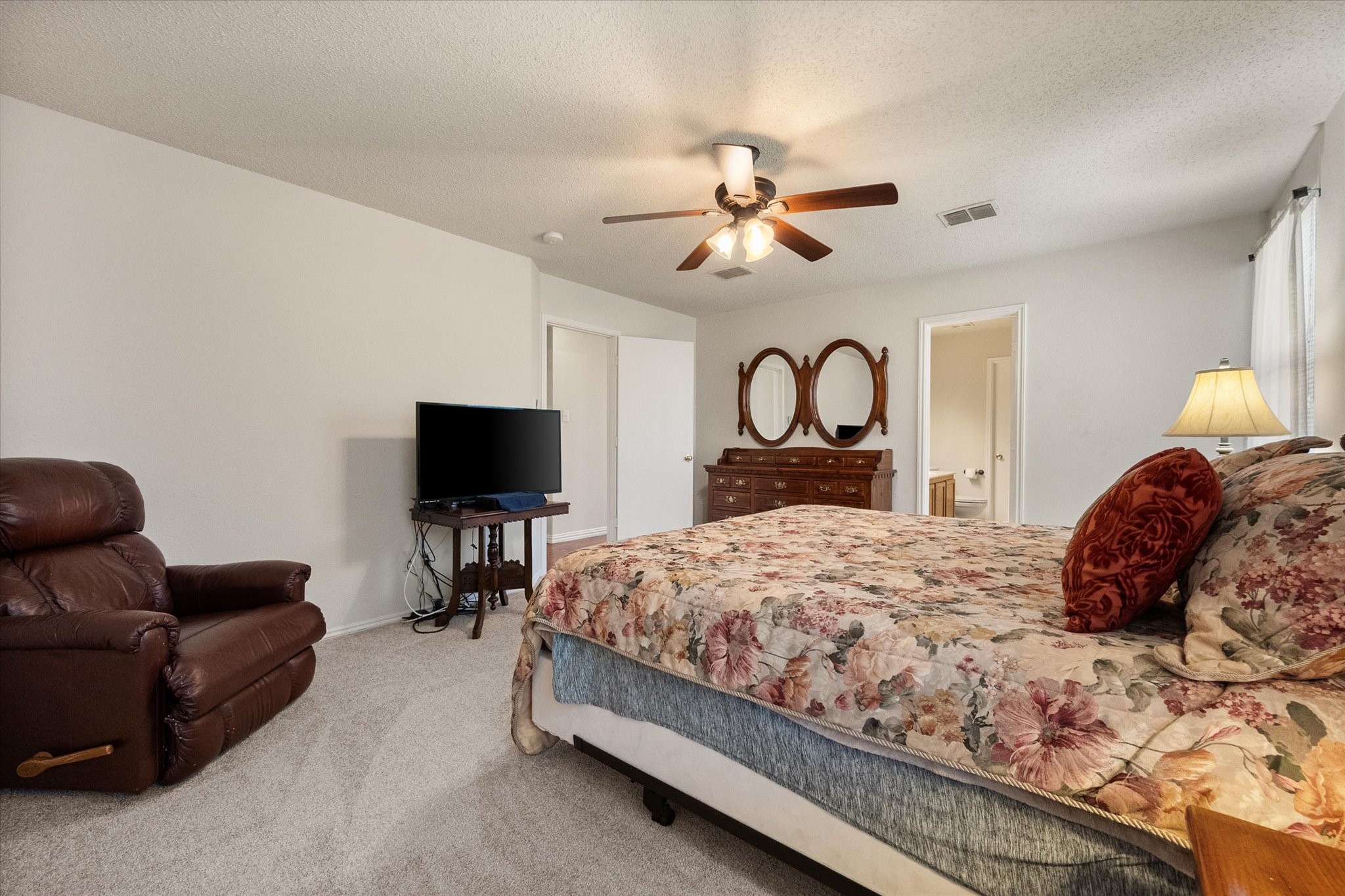 2139 Hacienda Court Grand Prairie TX 75052