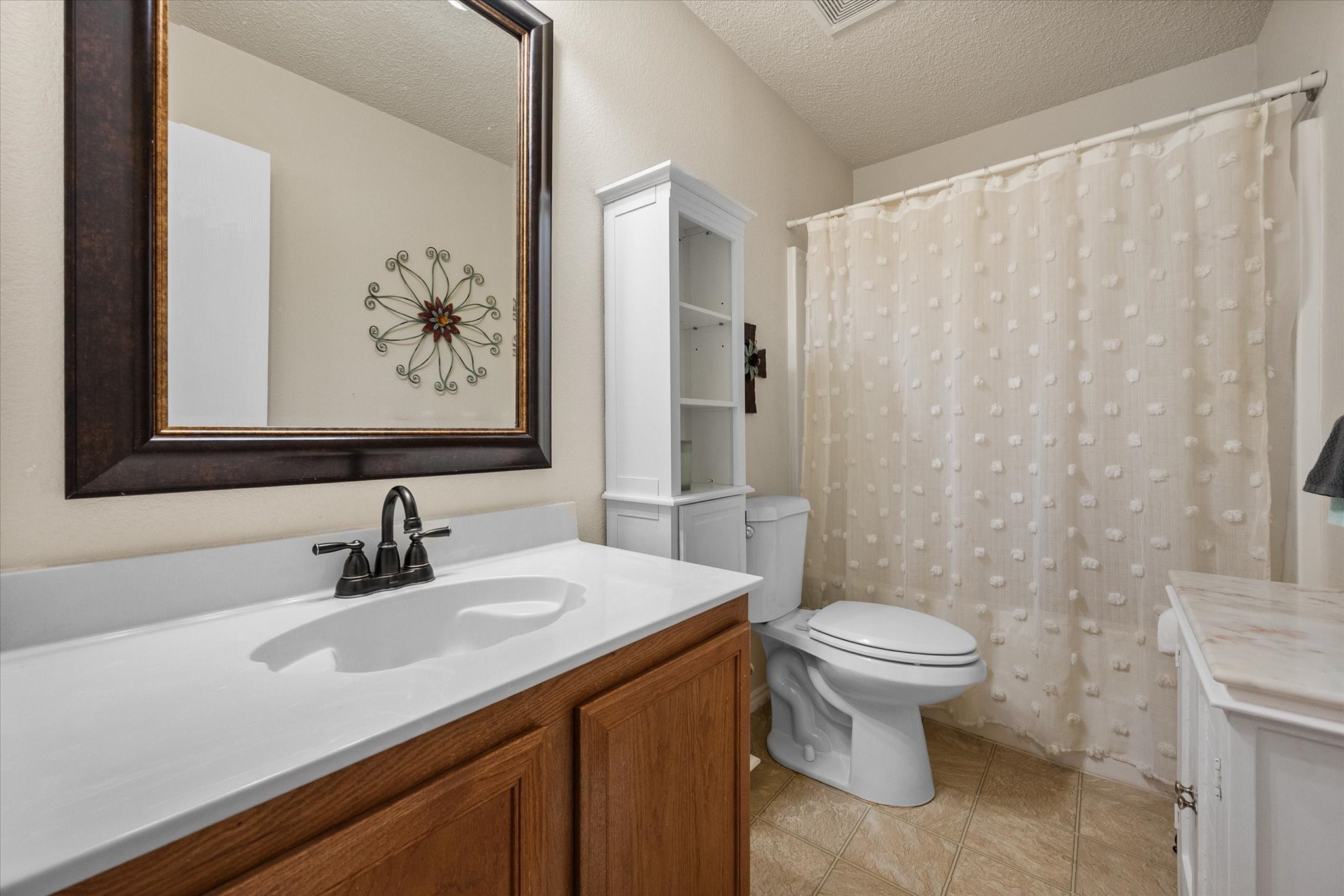 2139 Hacienda Court Grand Prairie TX 75052