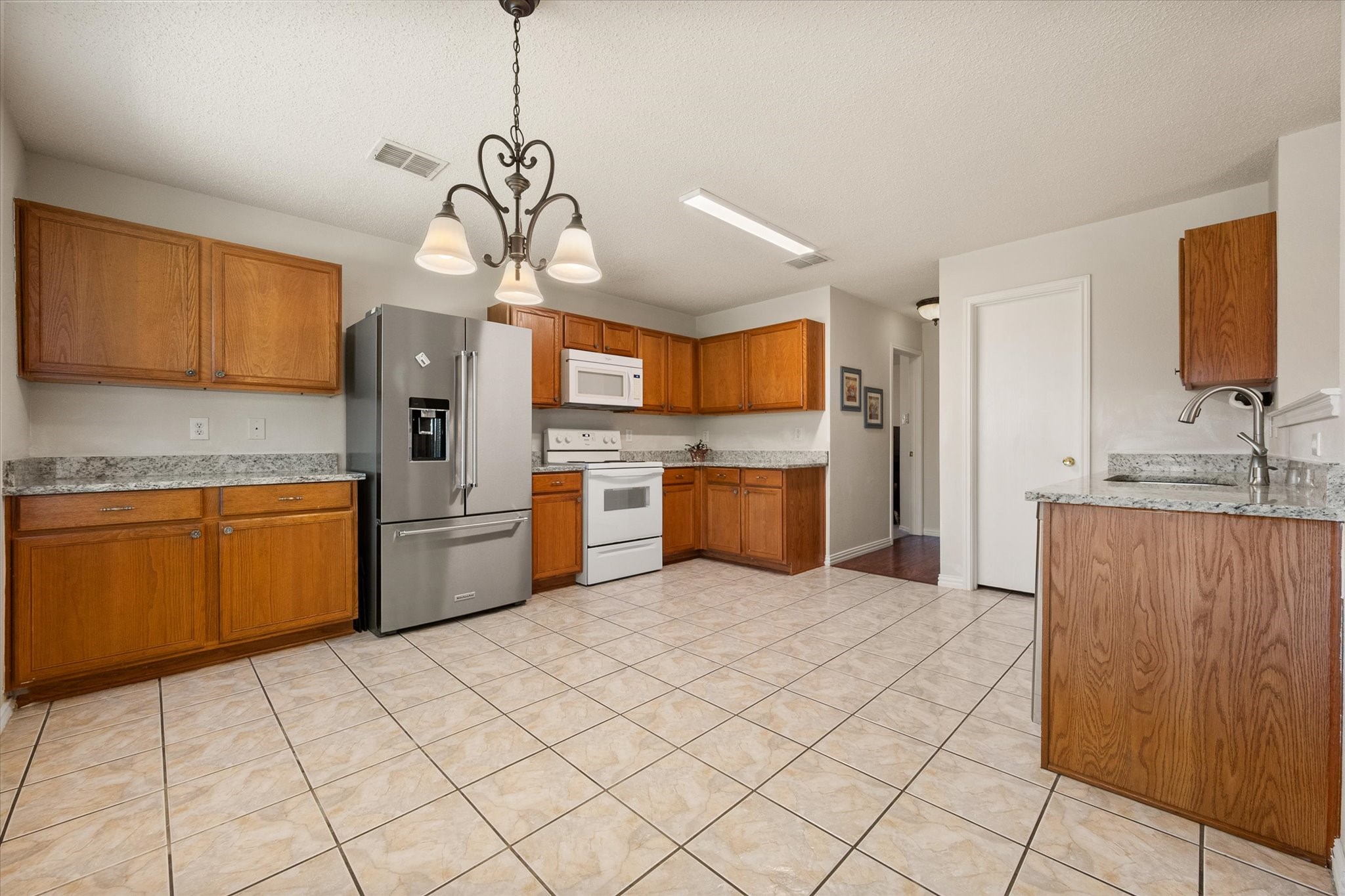 2139 Hacienda Court Grand Prairie TX 75052