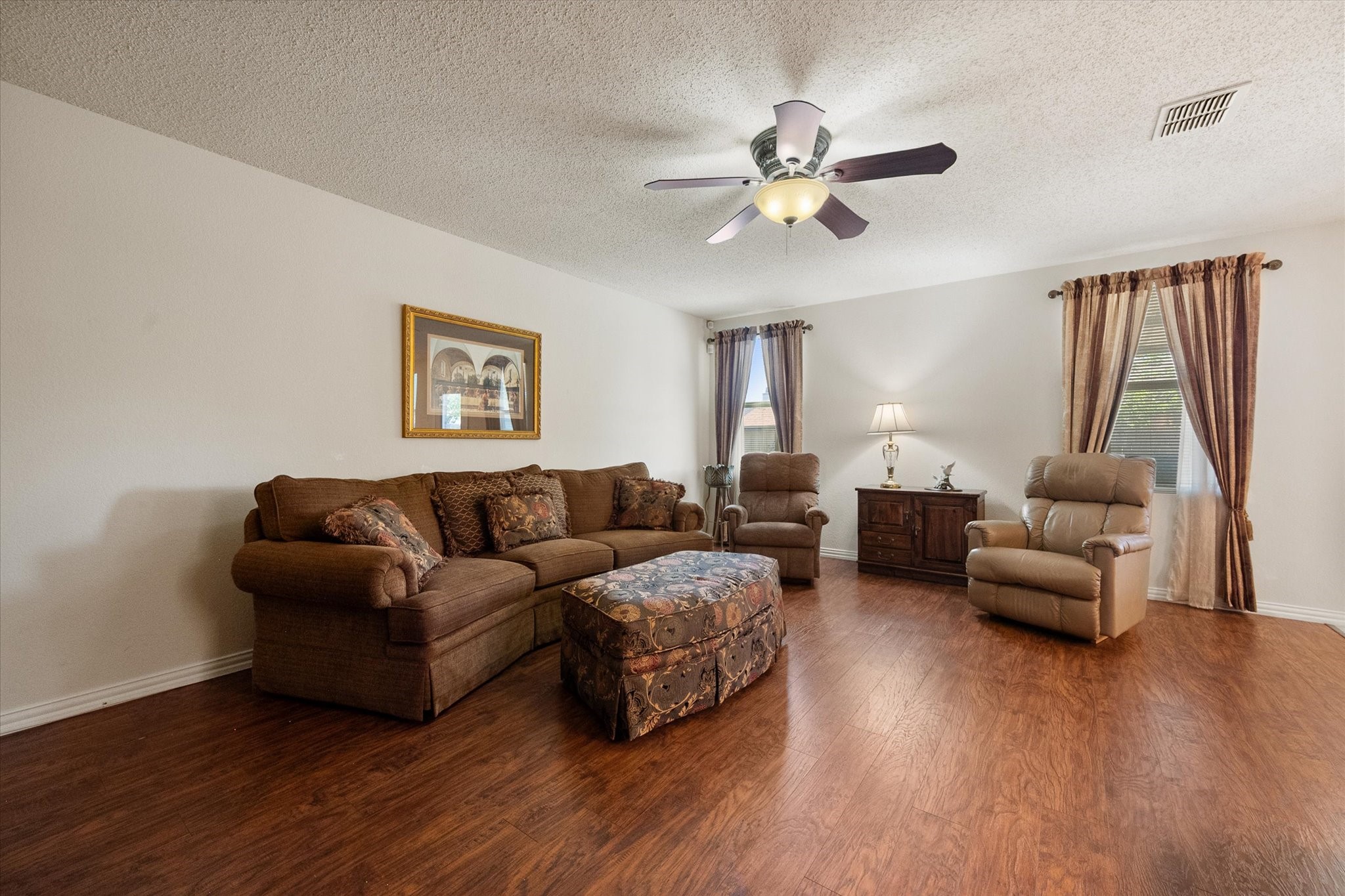 2139 Hacienda Court Grand Prairie TX 75052