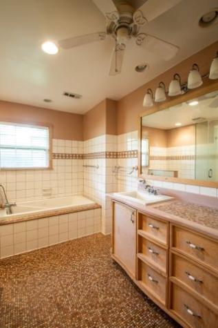 319 Spruce Street Van TX 75790