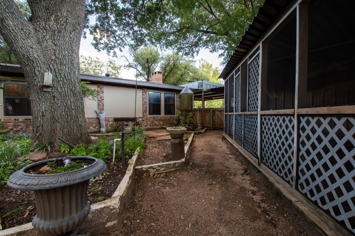 319 Spruce Street Van TX 75790