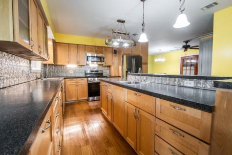 319 Spruce Street Van TX 75790