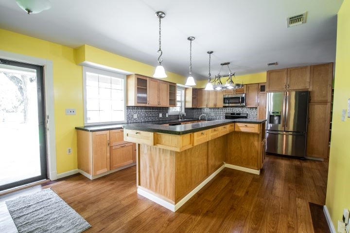 319 Spruce Street Van TX 75790