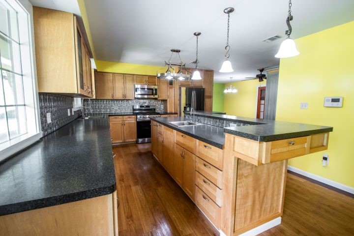 319 Spruce Street Van TX 75790