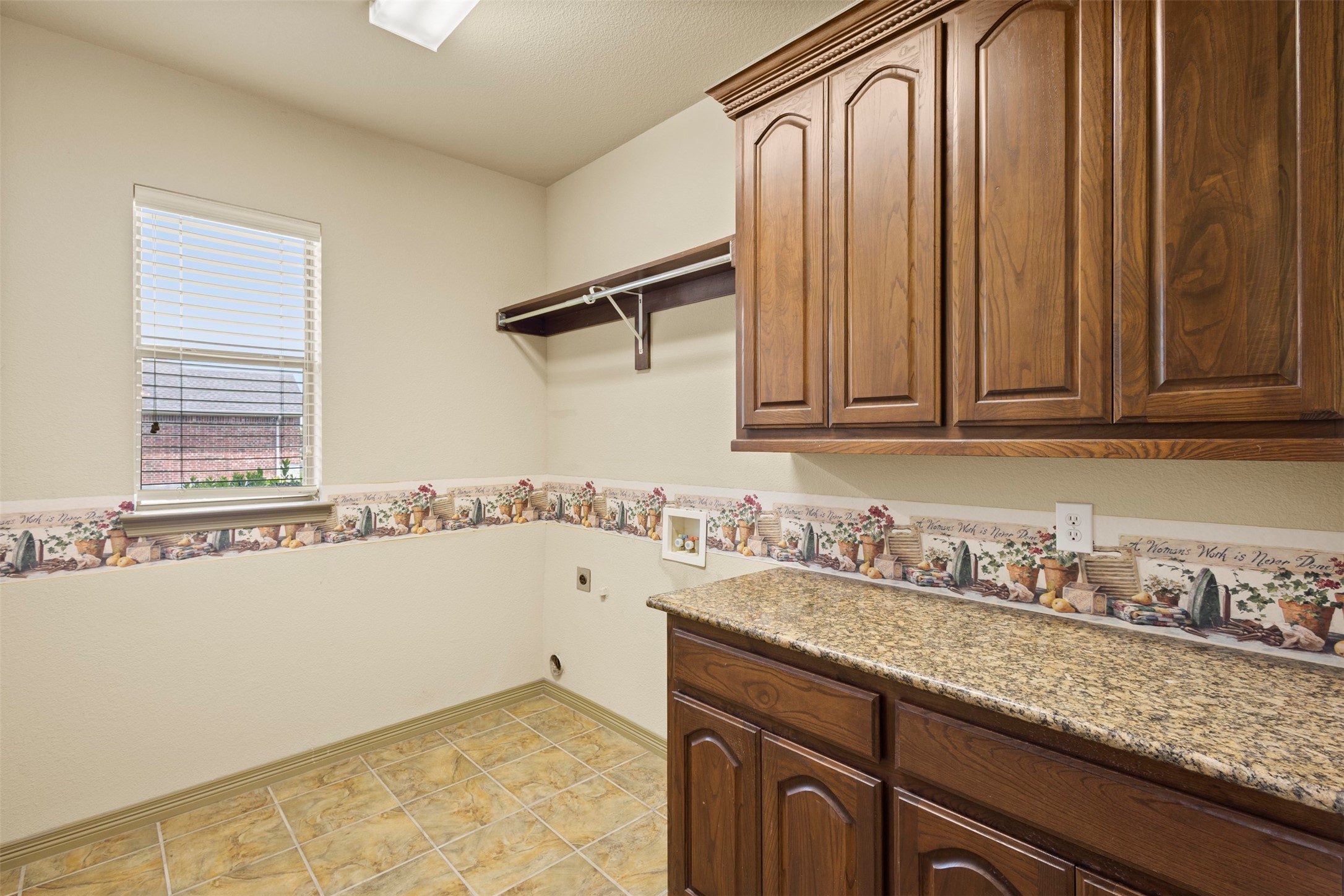 6831 Brooke Boulevard Midlothian TX 76065