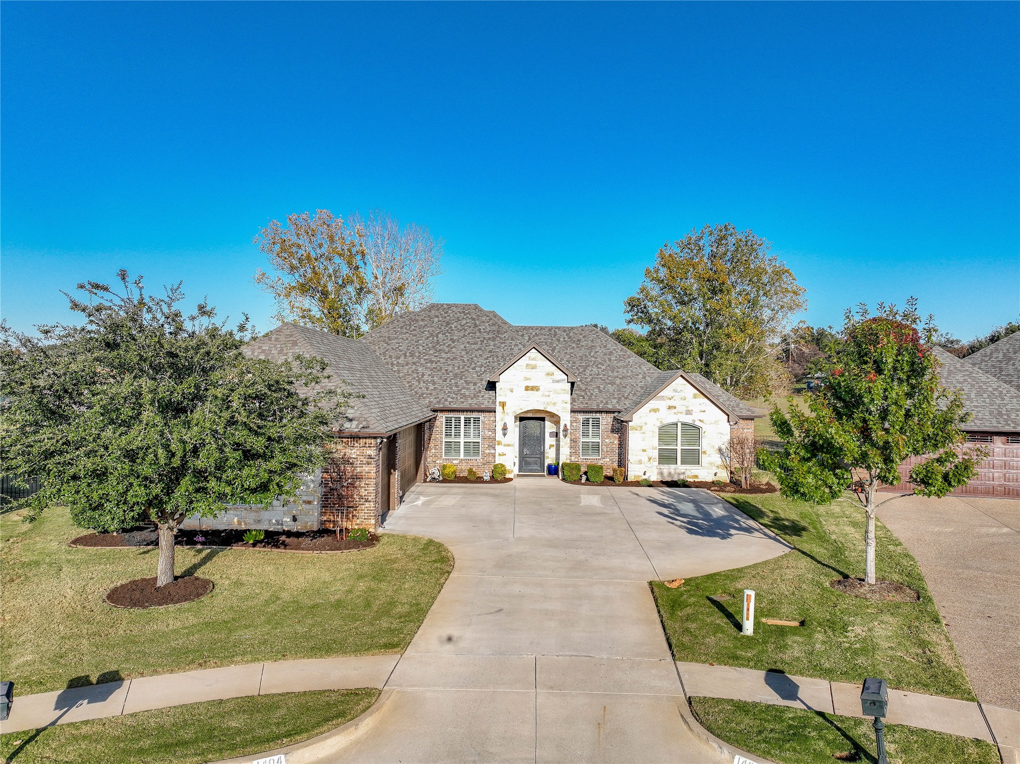 1404 Carnoustie Court Granbury TX 76048