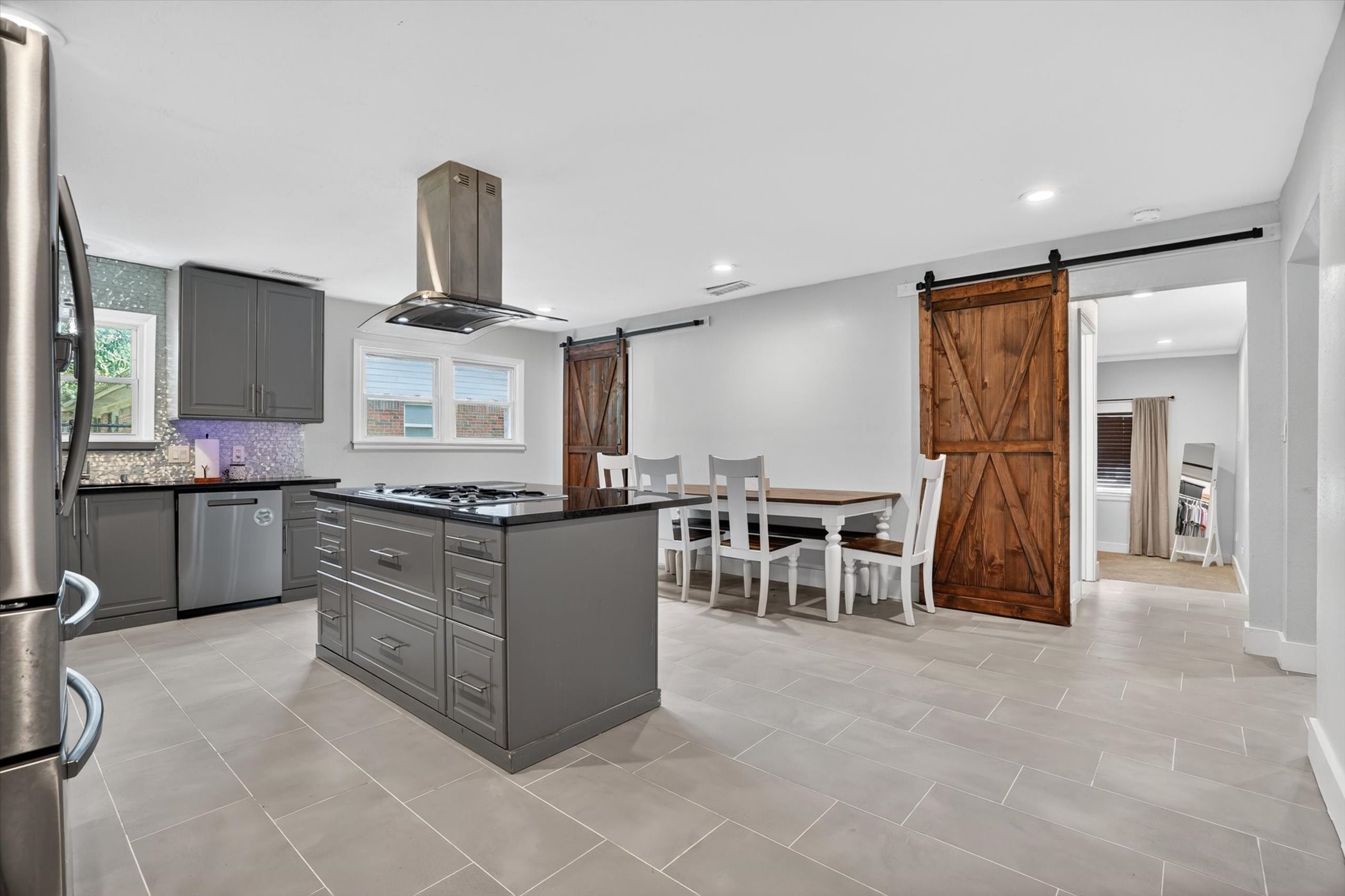 1120 Warden Street Benbrook TX 76126
