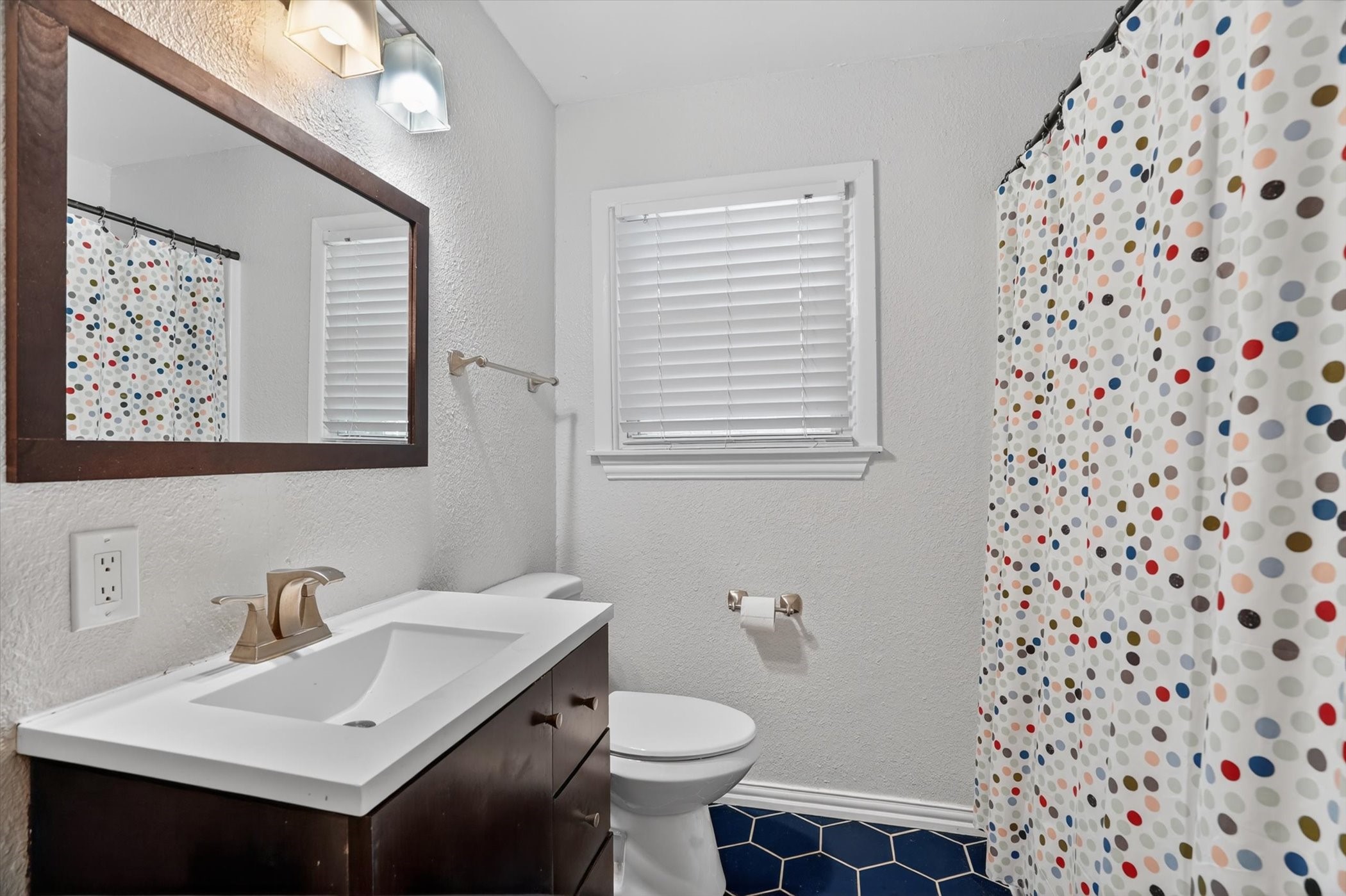 1120 Warden Street Benbrook TX 76126